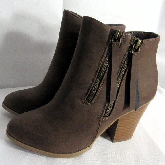 NEW BROWN VEGAN SUEDE BOOTS Sz 8  ZIPPER DETAILS STACK HEEL - Picture 2 of 5